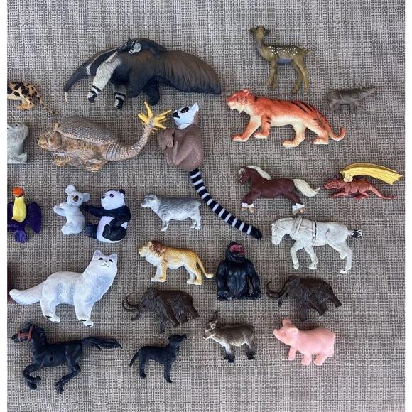 Lot Of 89 Plastic Toy Dinosaurs & Animals Various Brands And Sizes 2.5 Lbs - Picture 7 of 8